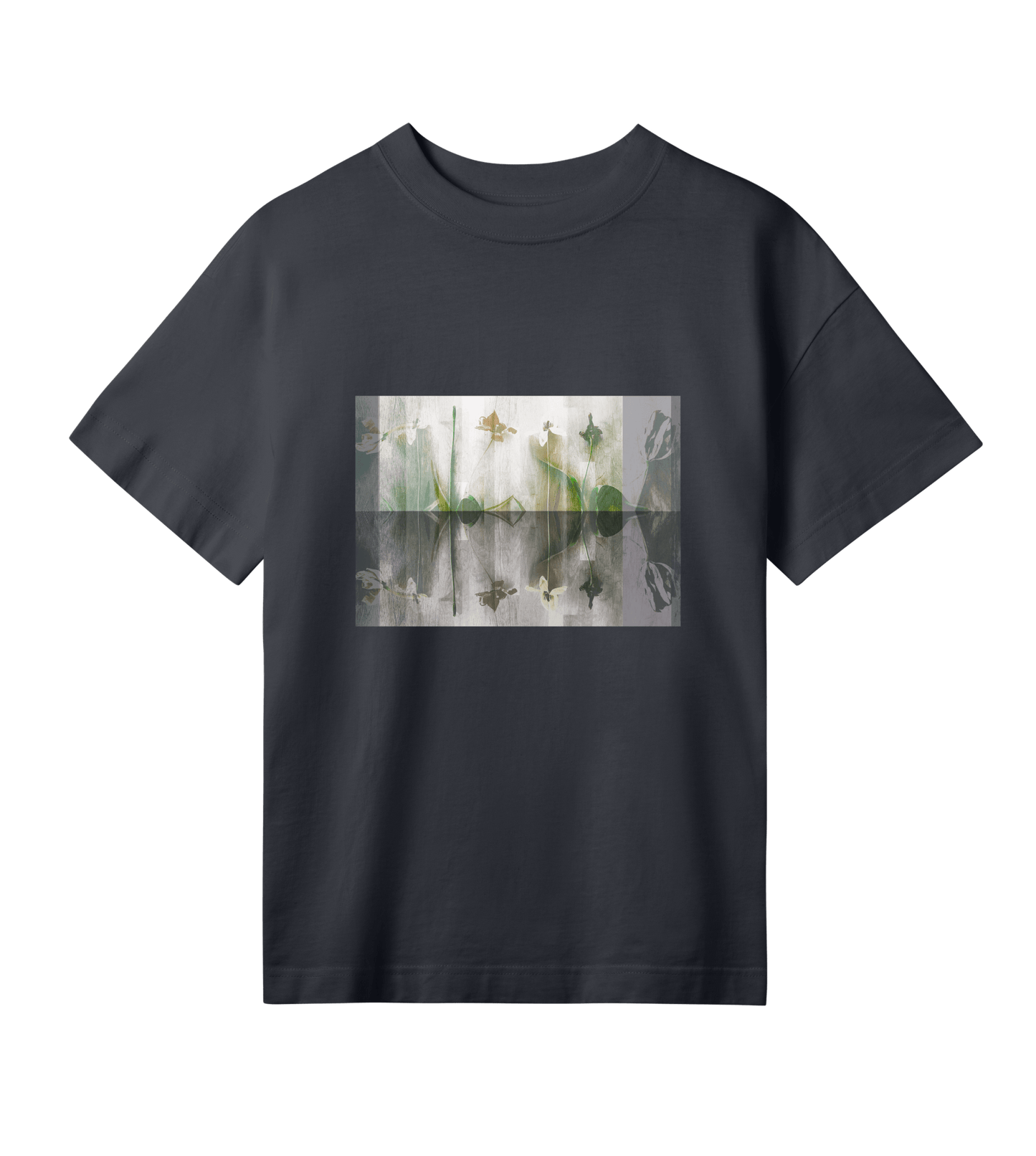 Mirroring - oversized tee – konstnärligt tryck från RealRareDesign